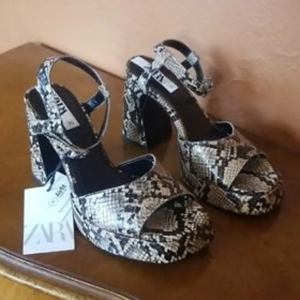 Zara NWT Snake Print Platform Block Heel Ankle Strap Sandals Size 8